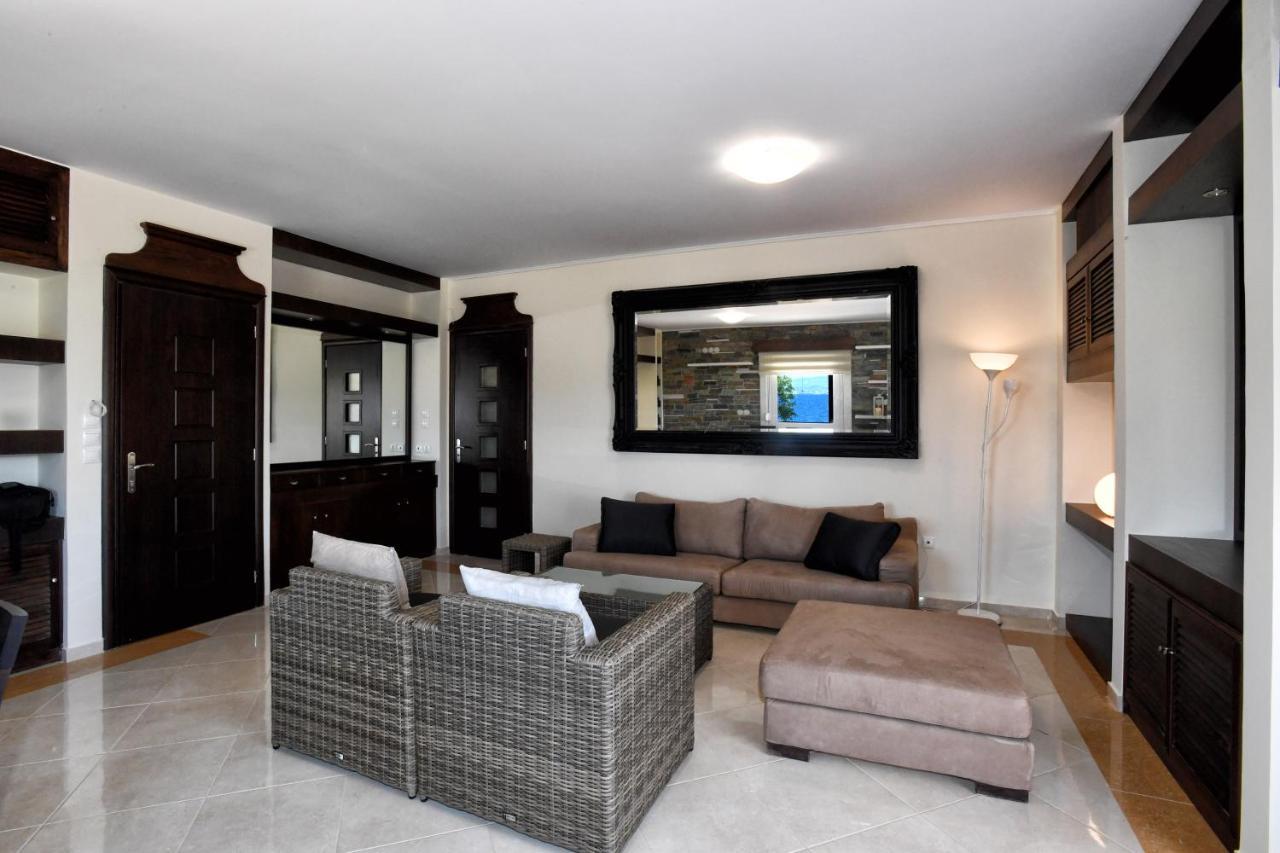 카토 알미리 Livas Almyri Seafront Flat 아파트 외부 사진